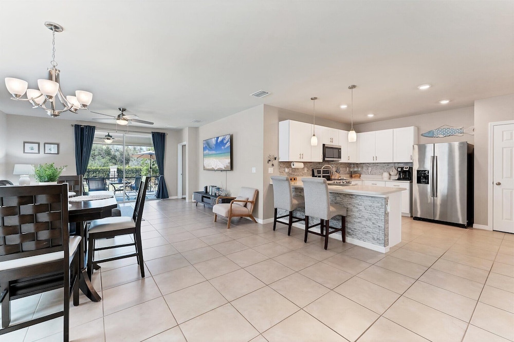 25128 East Lenox Circle