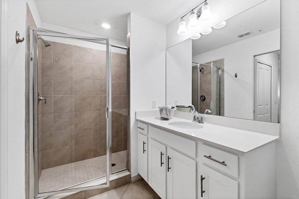 14131 Heritage Landing Blvd. #833