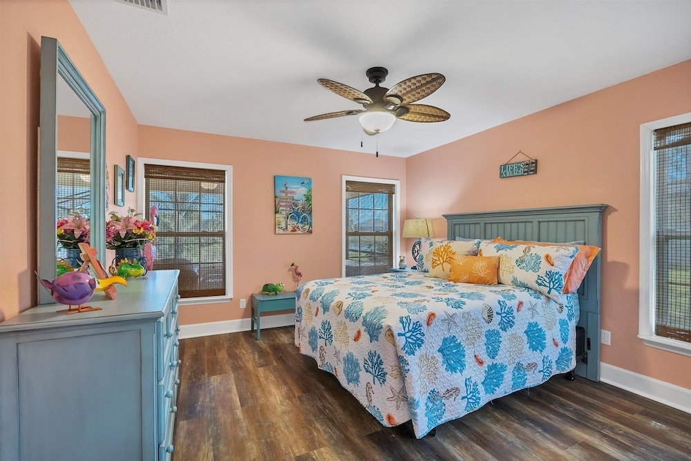 South Gulf Cove 3 Bedroom Canal Pool Home 3 Home
