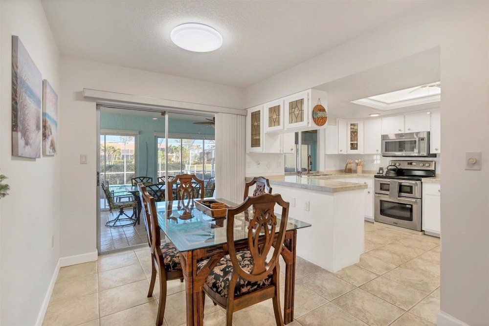 Punta Gorda 3-Bedroom Canalfront Pool Home with Dock 3 Home
