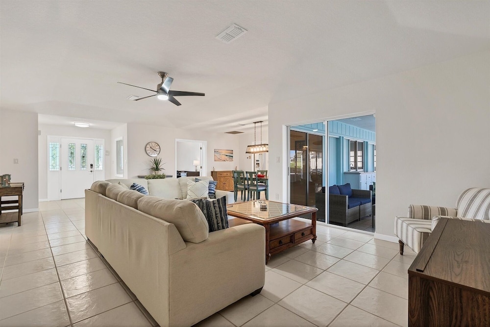 Punta Gorda 3-Bedroom Canalfront Pool Home with Dock 3 Home