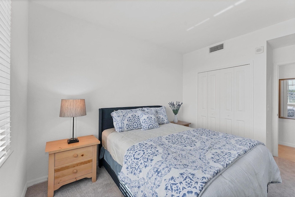 14191 Heritage Landing Blvd #1236