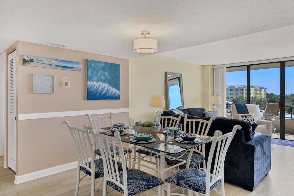 Anchorage Resort 5th Floor 2 bedroom condo with Beach Access 2 Condo