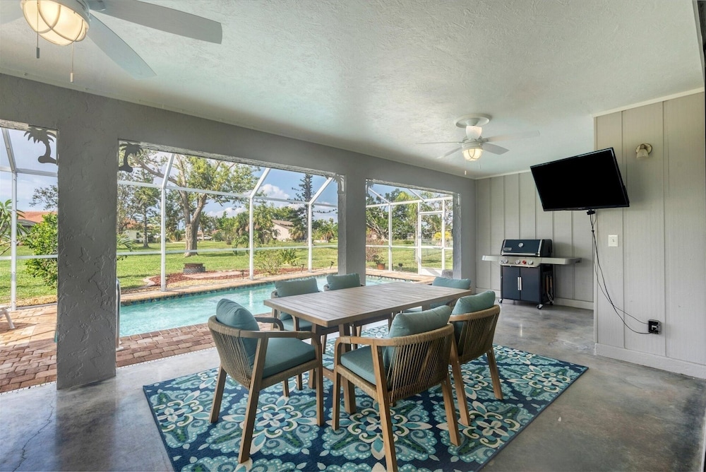 Punta Gorda Isles South Facing Pool, Dog Friendly, Less Than 2 Miles To Downtown 3 Bedroom Home