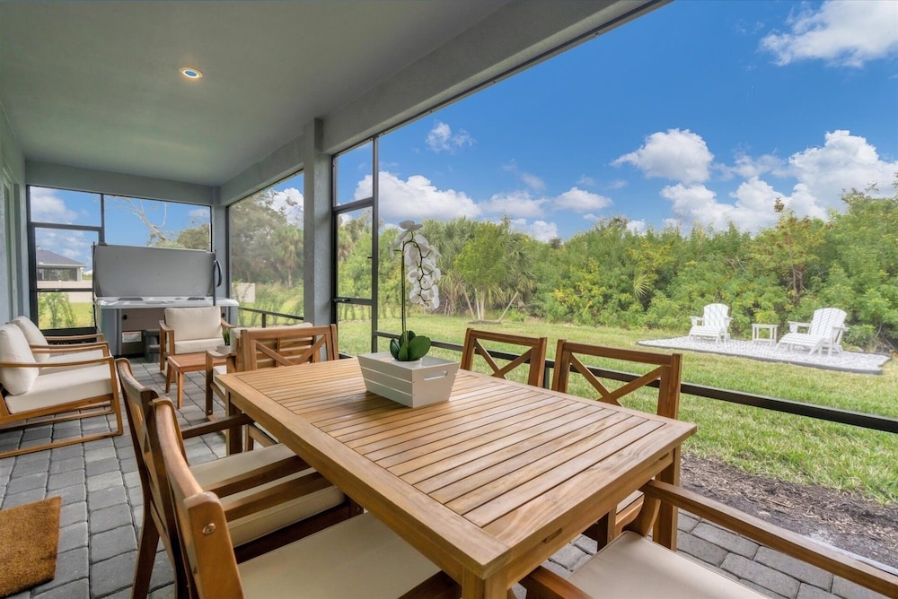 South Gulf Cove 3 Bedroom Private Home with Hot Tub 3 Home