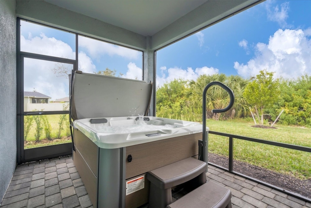 South Gulf Cove 3 Bedroom Private Home with Hot Tub 3 Home