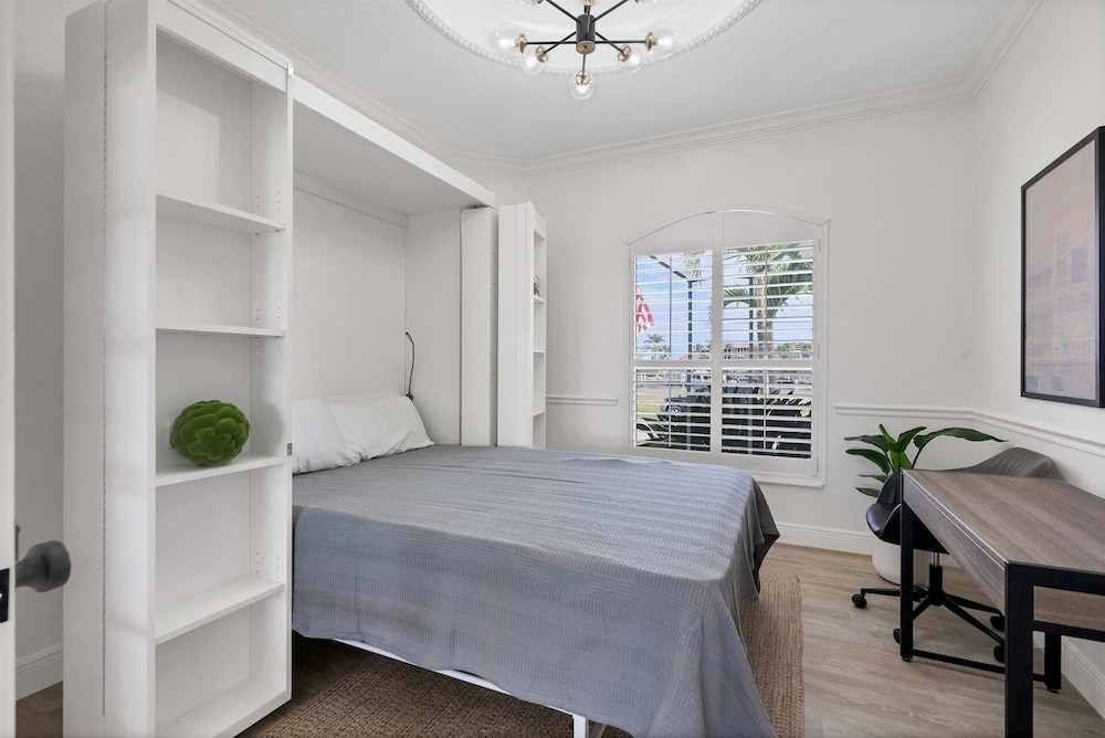 Sandpiper Sanctuary -waterfront Luxury With Private Pool, Spa & Dock 3 Bedroom Home