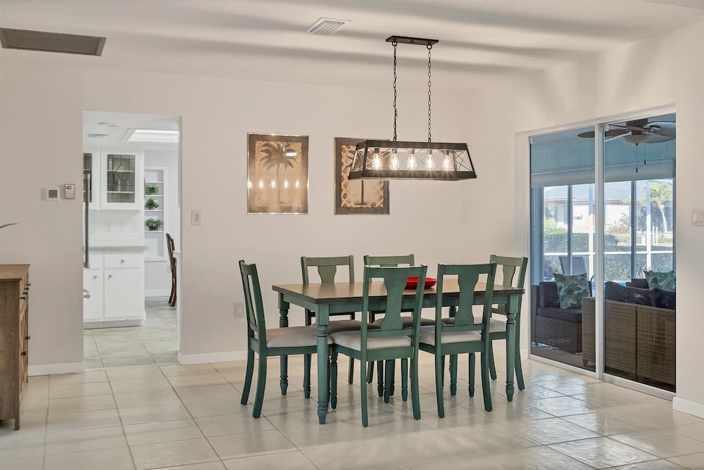 Punta Gorda 3-Bedroom Canalfront Pool Home with Dock 3 Home