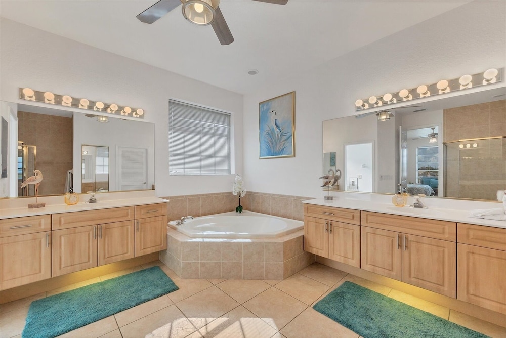 Port Charlotte 4 Bedroom Pool Vacation Home on Canal 4 Home