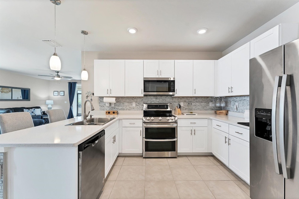25128 East Lenox Circle