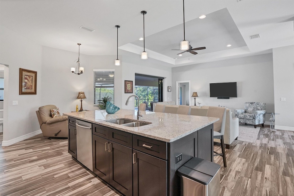 Deep Creek 3 Bedroom Private Pool and Spa Home 3 Home