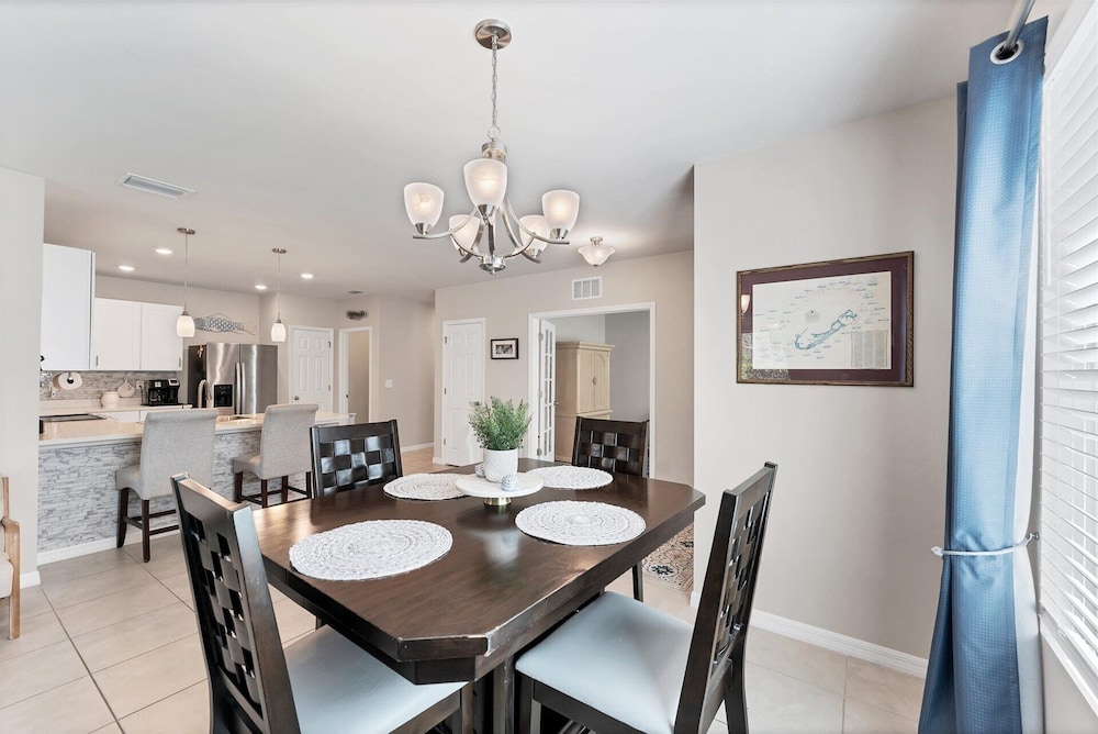 25128 East Lenox Circle