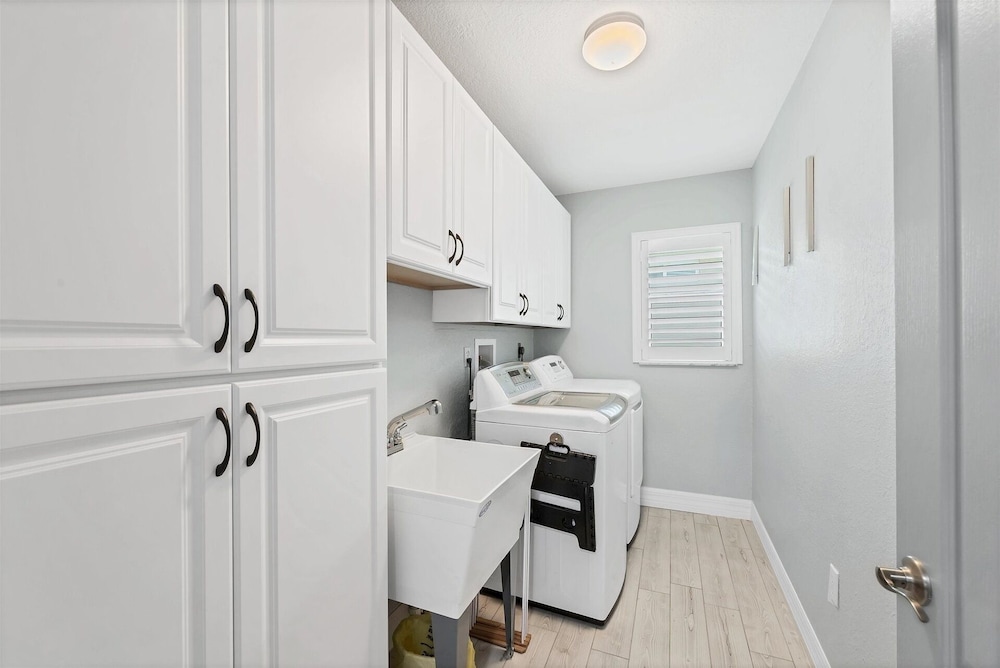 Punta Gorda 3-Bedroom Canalfront Vacation Home with Pool 3 Home