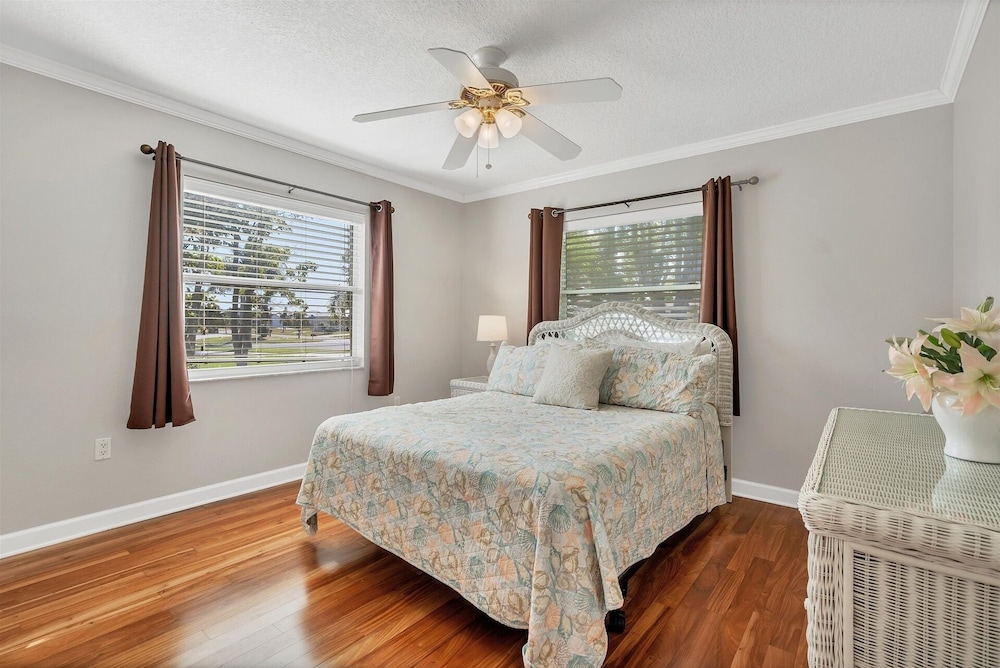 Punta Gorda 3-Bedroom Canalfront Pool Home with Dock 3 Home