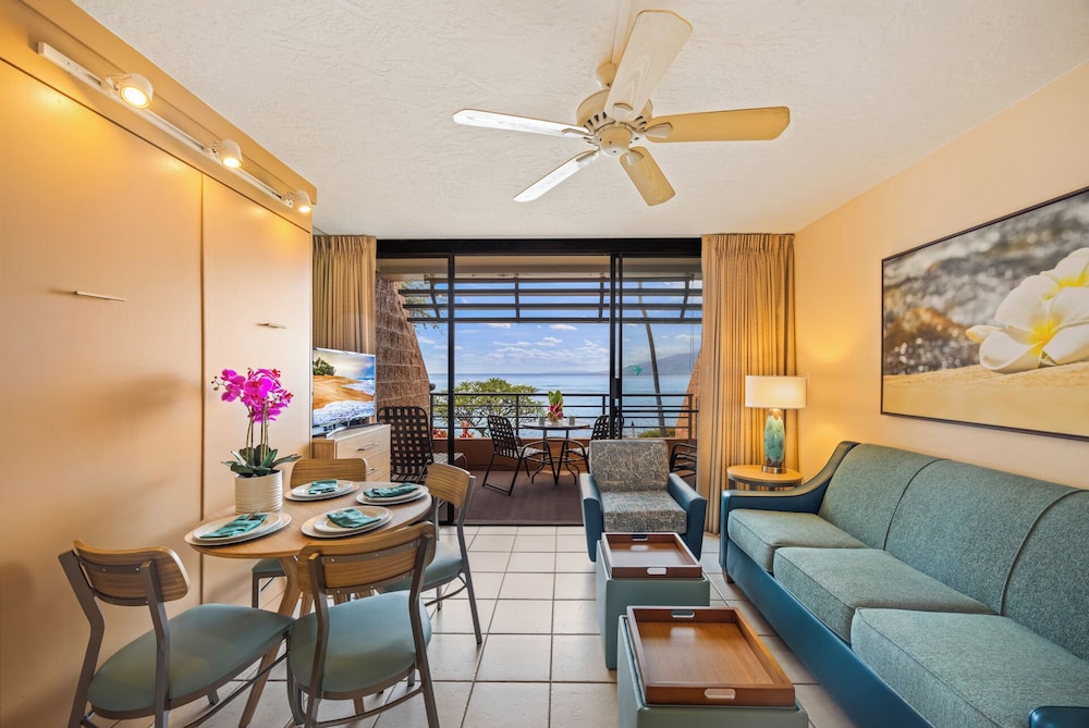 Kuleana Club - 712