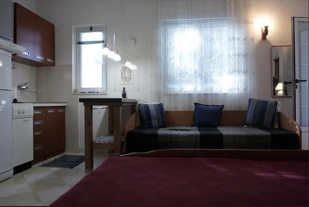 Rosemary - Zuljana Seaside Escape -