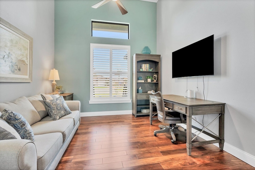 Punta Gorda 3-Bedroom Canalfront Pool Home with Dock 3 Home