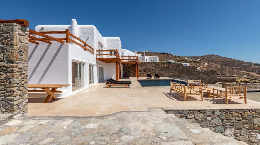 Ria Mar Villas & Suites by Live&Travel