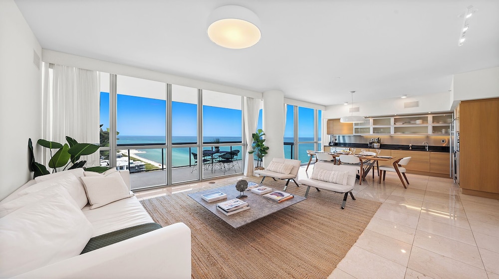Luxury Vacation Rentals at The Setai by LRMB