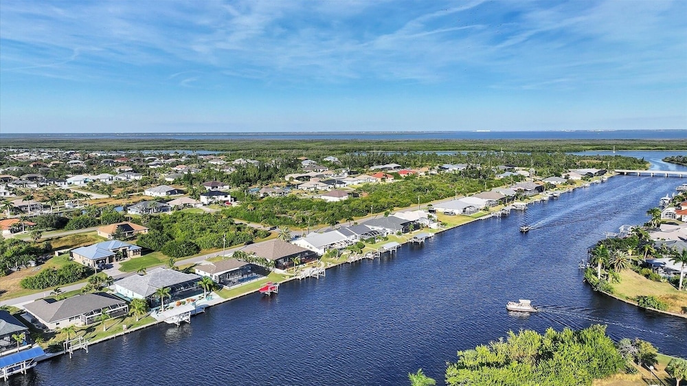 South Gulf Cove 2 Bedroom Canal Pool Home 2 Home