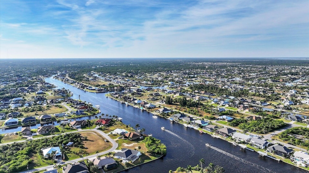 South Gulf Cove 2 Bedroom Canal Pool Home 2 Home