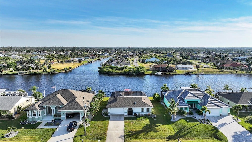 South Gulf Cove 2 Bedroom Canal Pool Home 2 Home
