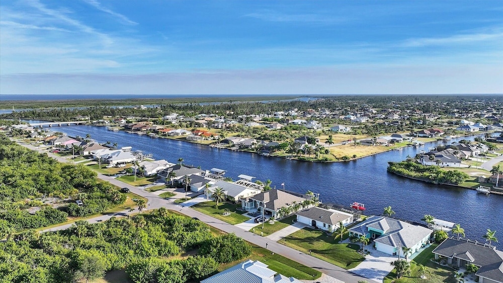 South Gulf Cove 2 Bedroom Canal Pool Home 2 Home