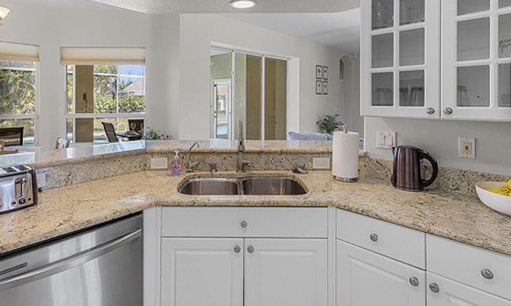 Family Friendly - Private Pool - Sleeps 10