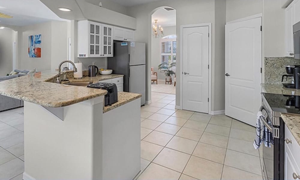 Family Friendly - Private Pool - Sleeps 10