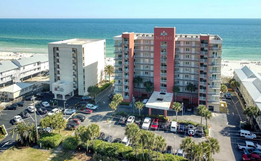 Seacrest 405 1 Bedroom Condo by RedAwning