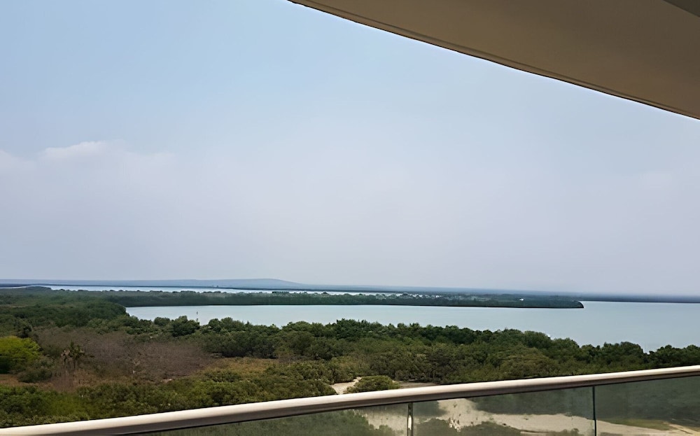 808 Martinique