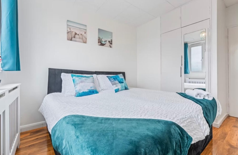 Apartment - Sleeps 4 - Business or City Breaks