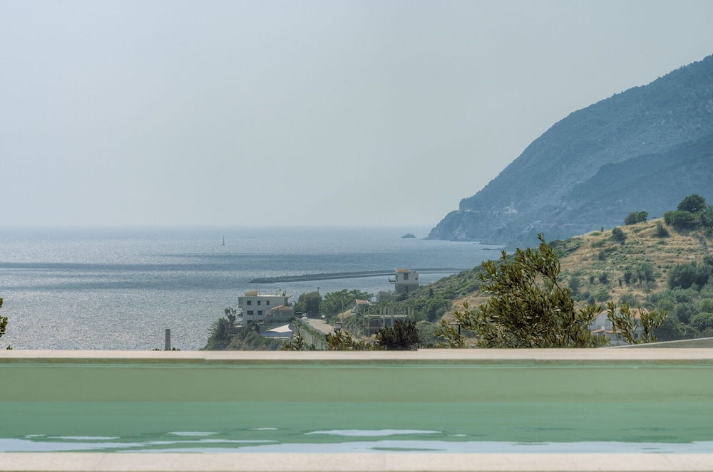 Ouzo Panoramic Houses 1, with private pool