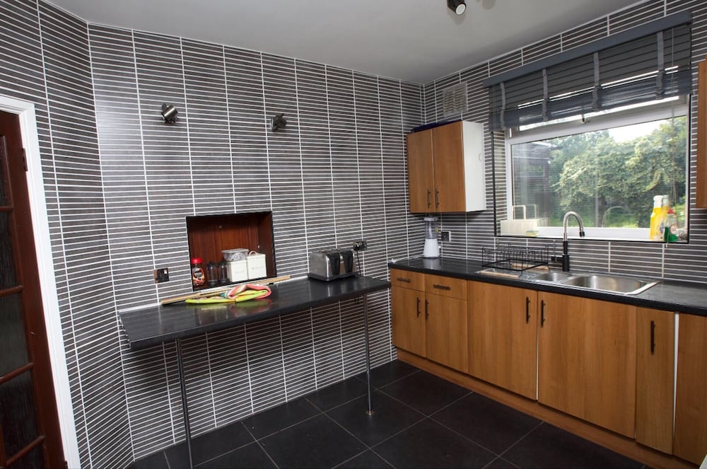 Stunning Spacious Bungalow With Ample Parking