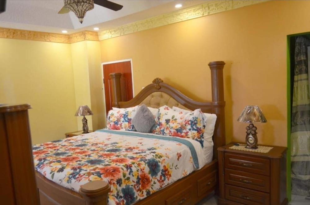Immaculate 2-bed House in Greater Portmore view 3