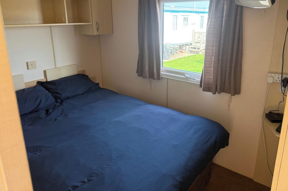 2 Bedroom Chalet Sleeps 6 -free Parking -Tv -wifi