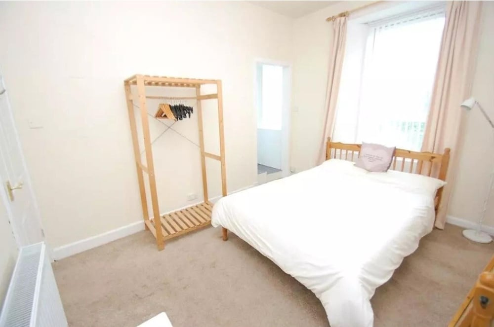 Flat in Glasgow,close to all Local Amenities,