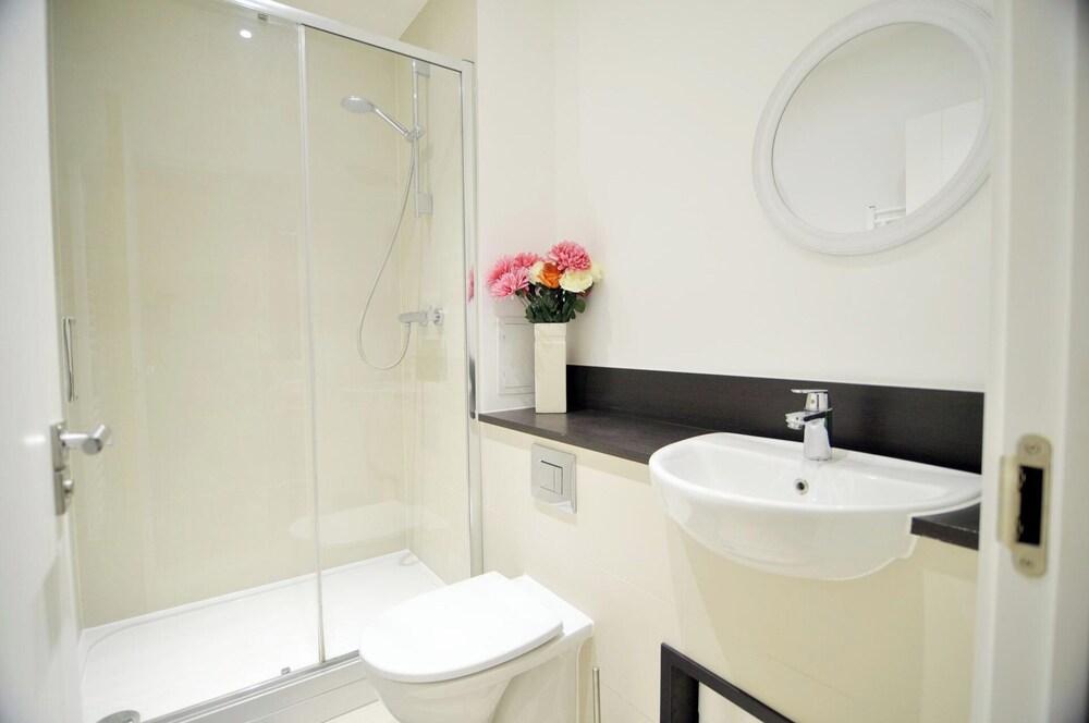 London Chic 2-bed Apartment With Stunning Views