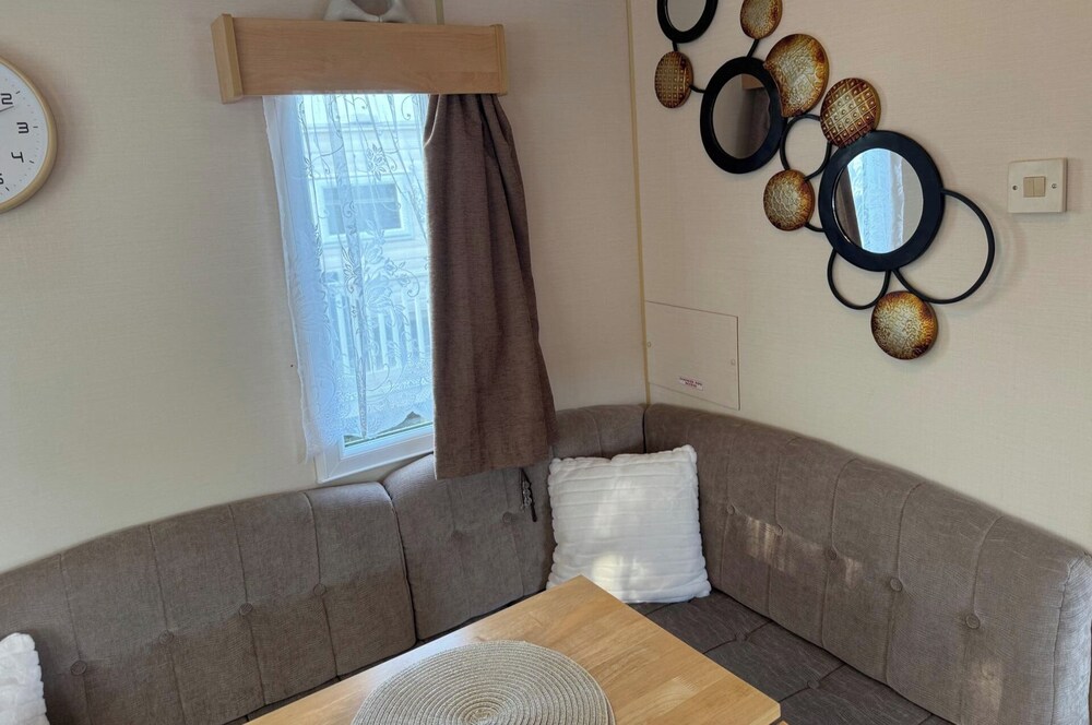 2 Bedroom Chalet Sleeps 6 -free Parking -Tv -wifi