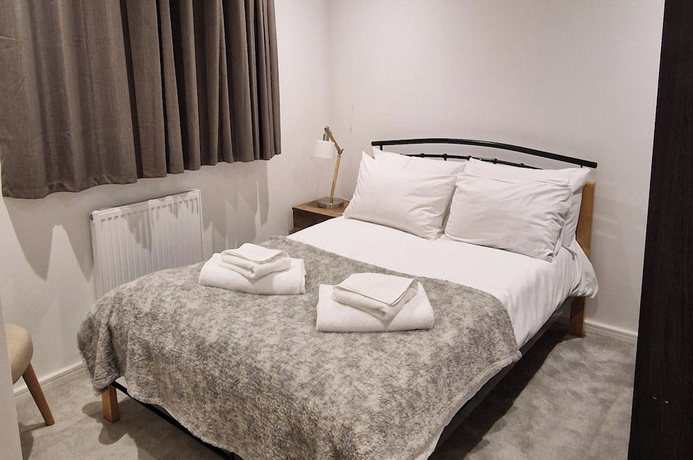 Sunset View-luxury 2-bed House Near Birmingham