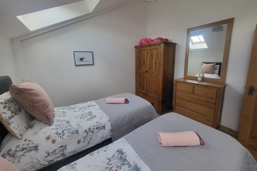 3 Bedroom Cottage - Hot Tub,