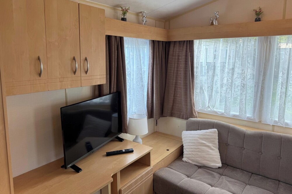2 Bedroom Chalet Sleeps 6 -free Parking -Tv -wifi