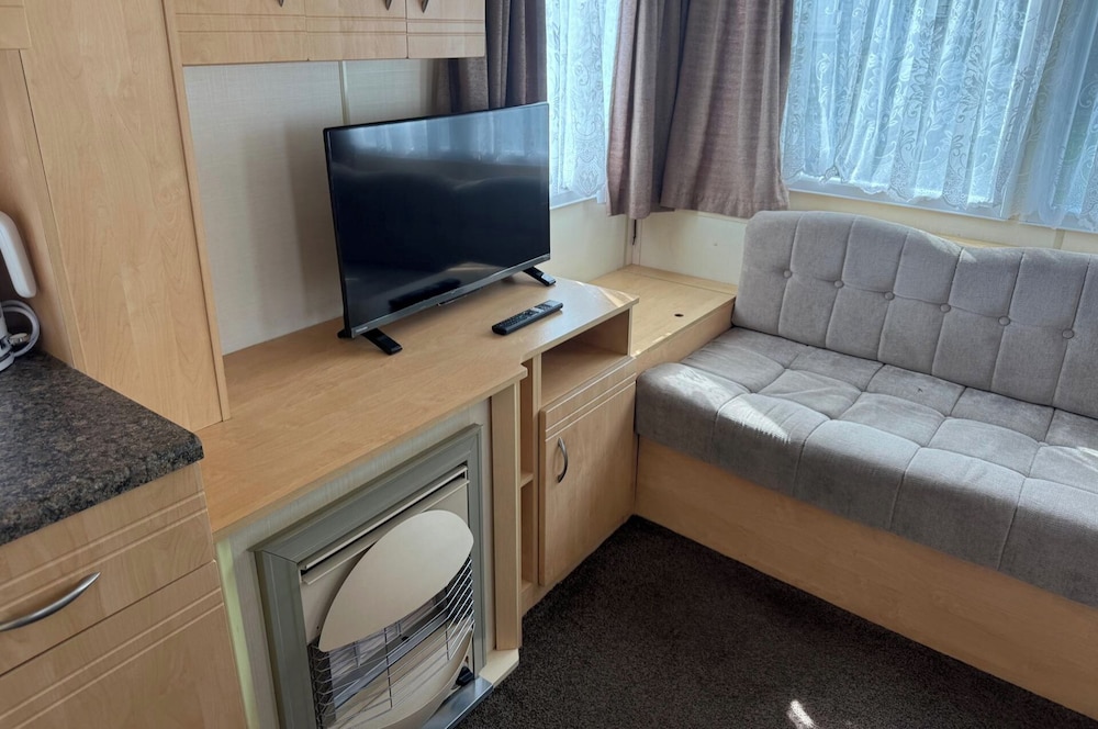 2 Bedroom Chalet Sleeps 6 -free Parking -Tv -wifi
