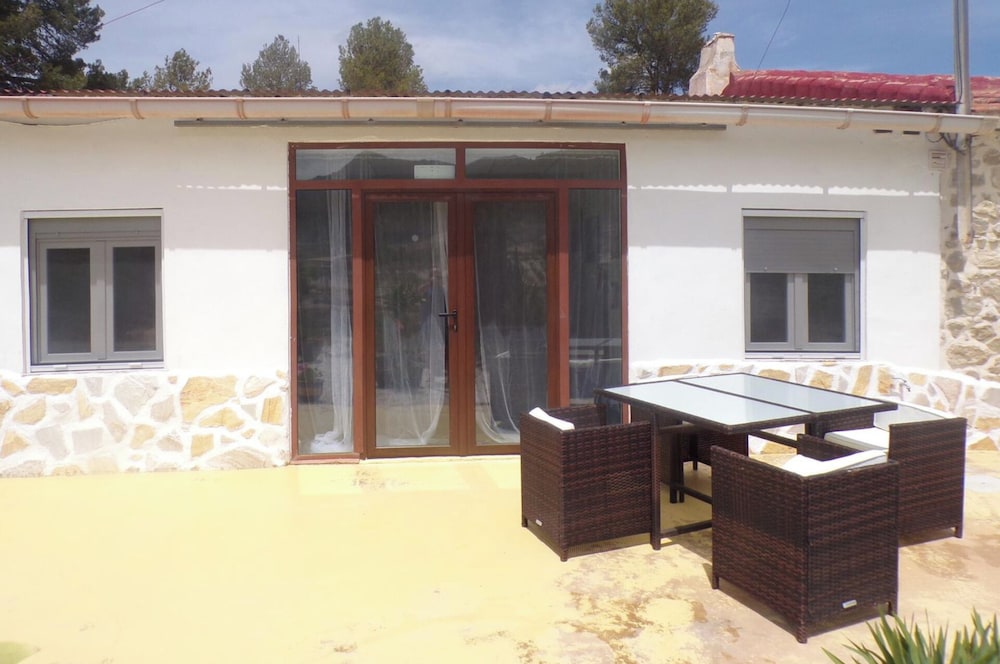 Apartment Sleeps 4 With Private Pool