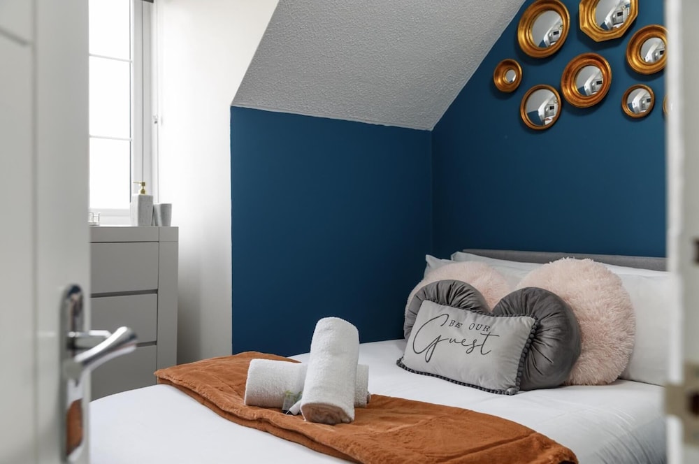 Immaculate 2-bed Apartment in Hove view 4