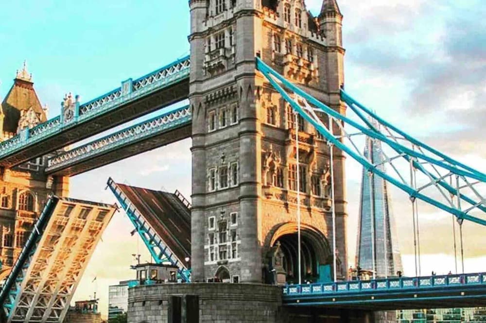 Remarkable Apartment Near London Tower Bridge