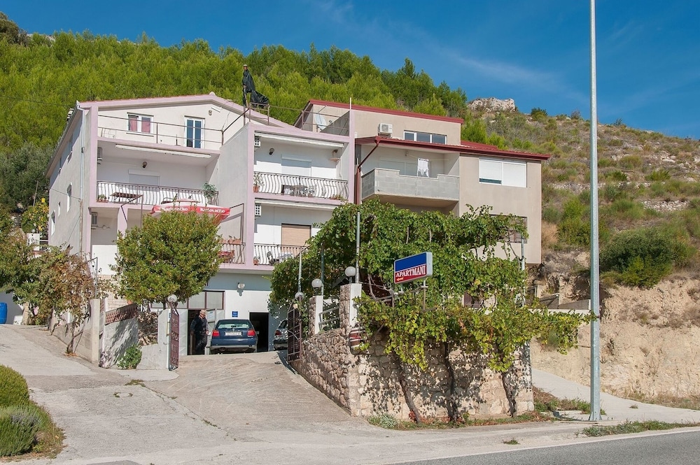Franka - Beautiful sea View & Parking - A3 view 3