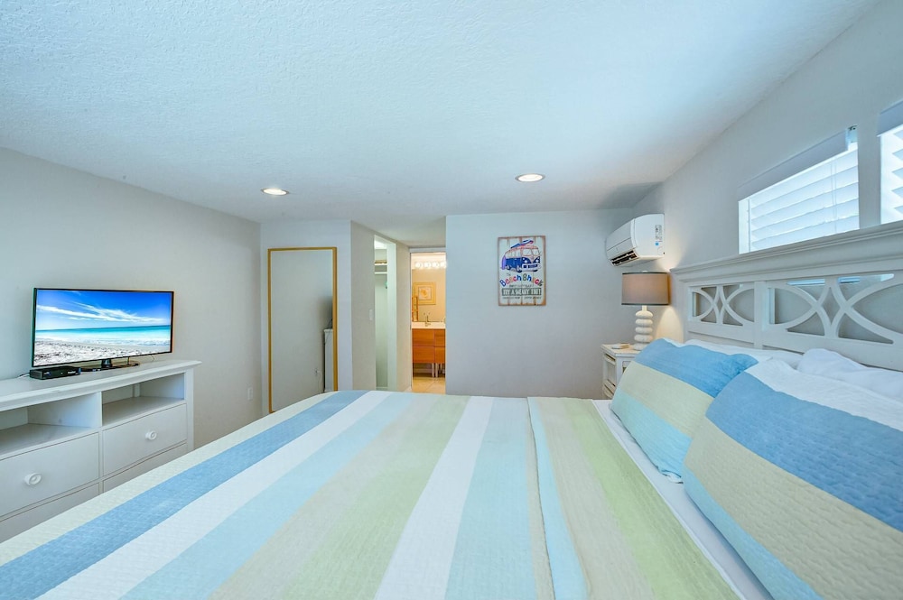 Driftwood Beach Oasis view 3
