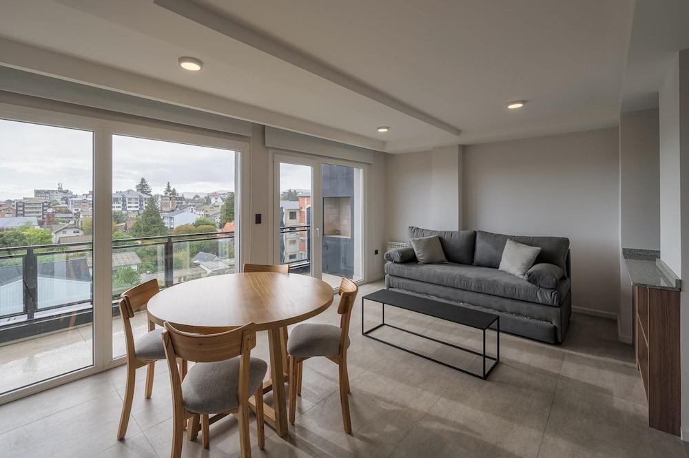 Downtown Apartment, Stunning Views, Terrace PL1 by Apartments Bariloche
