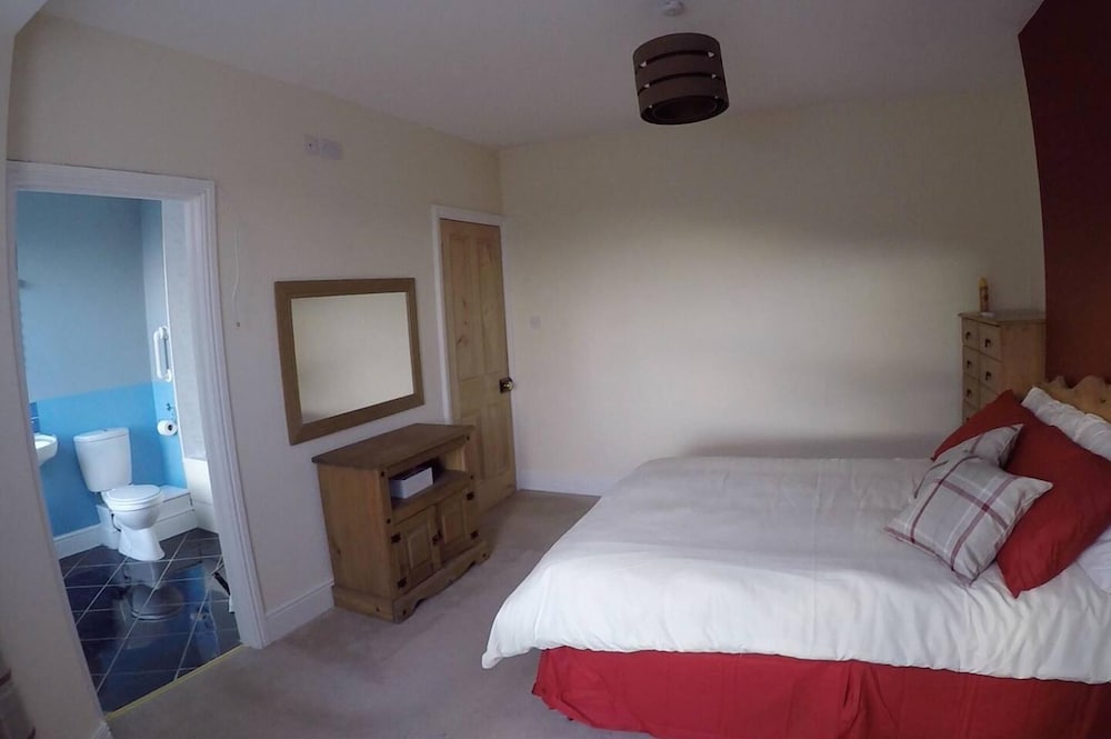 Beautiful and Spacious House in North Wales, UK view 2